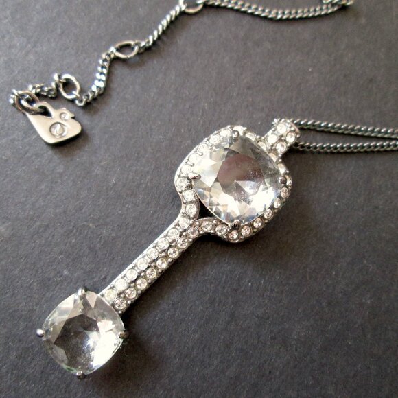 ✨🗝️ Swarovski Pendant Necklace Dk Silver Tone Sparkly Cushion Cut Stylized Key - Picture 2 of 11